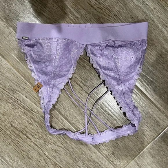 Clothing - Picture 16 of 16